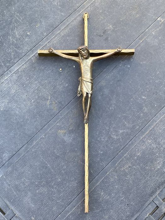 Бронзово разпятие