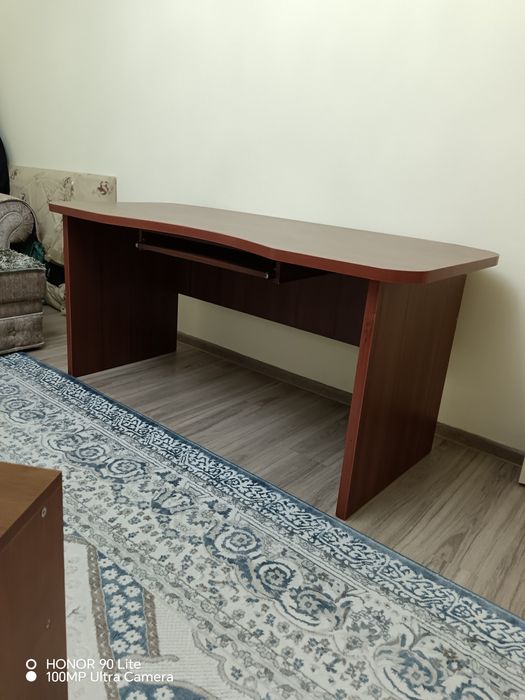 Продам офисный стол для руководителя