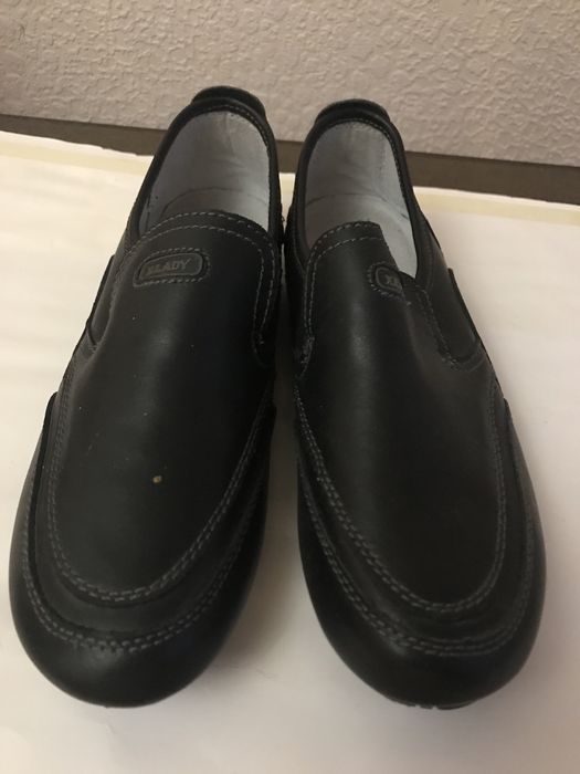 Обувь по 2000тг