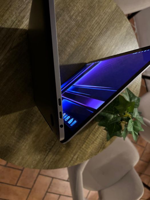 MacBookPro 14,2 13 Inch i7 16Gb RAM 256GB