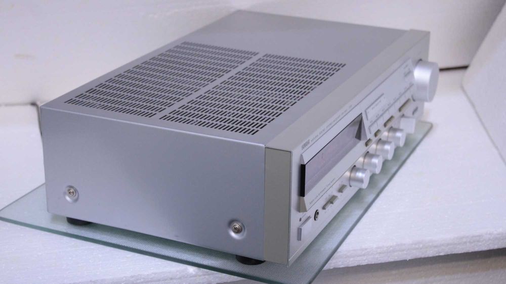 Statie/Tuner Yamaha RX-530 , 2 x 60 W(Japonia).