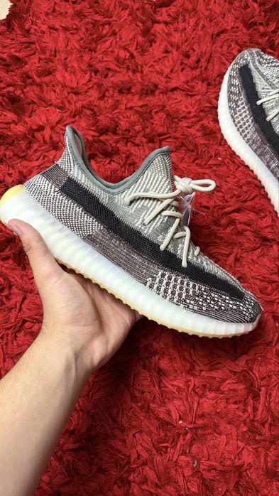 Adidasi Yeezy 350 Gri Noi