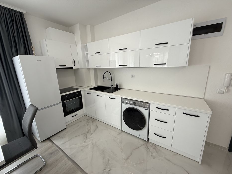 Дава се под наем Двустаен апартамент в Варна, Победа - 62 кв.м за 600 € - Снимка #2