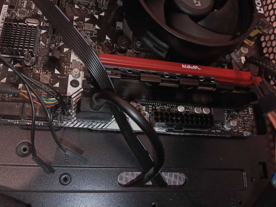 Vând 2 kituri PC placa de baza+ procesor