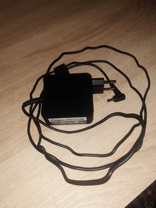 Laptop Lenovo IdeaPad 3 cu licență  Windows 11