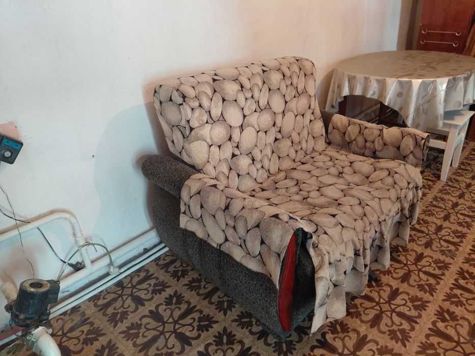 Диван,чехол в подарок