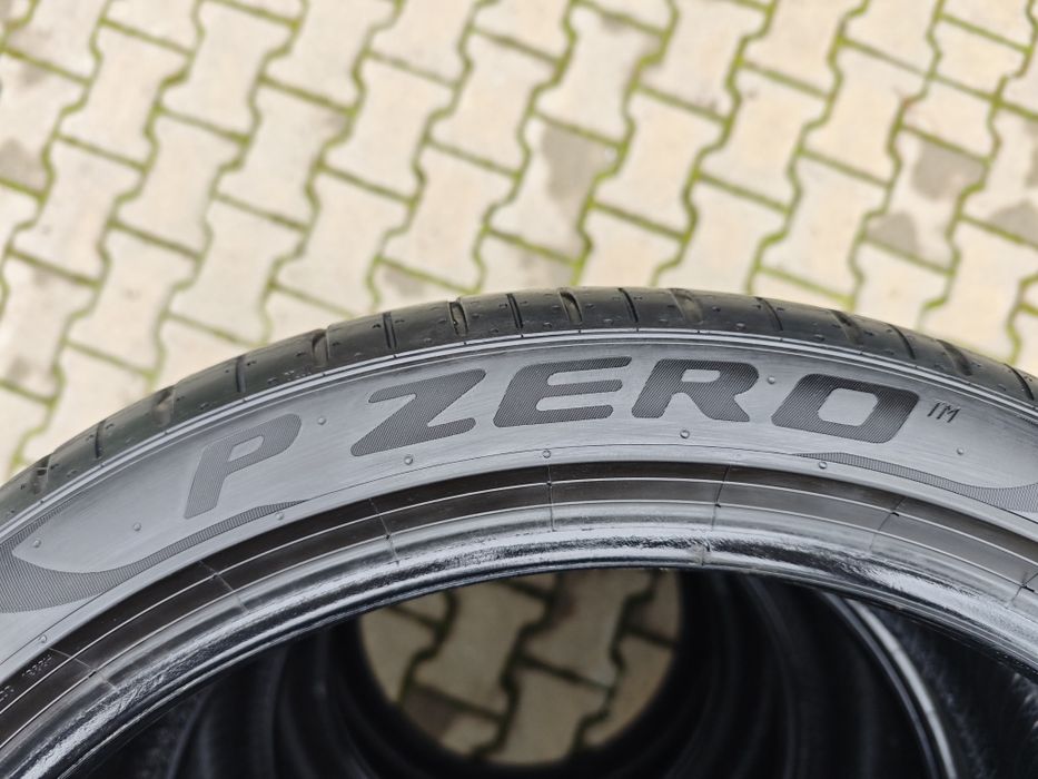 Летни гуми  Pirelli P ZERO 235 40 R19