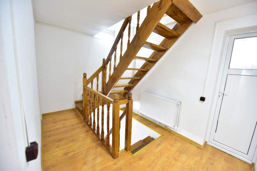 Cabana în Rânca - 240 mp, 7 camere, 5 bai