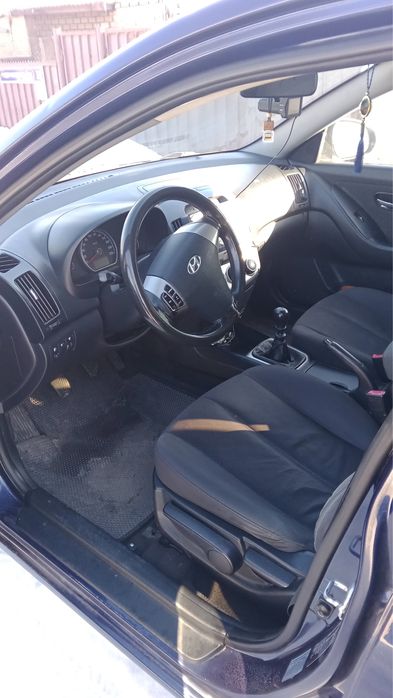 Продаю машину хундай элантра