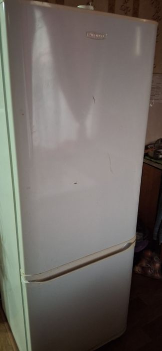 Продам холодильник