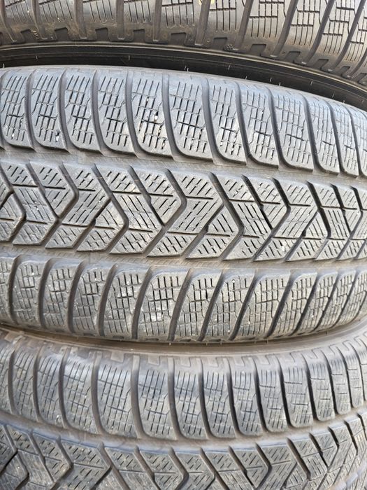 4 бр зимни 235/60/18 Pirelli