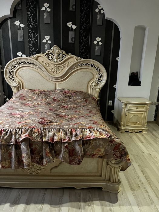 Срочно продам спальный гарнитур