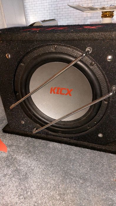 Сабвуфер на автомобиль