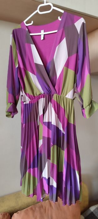 Многоцветна рокля