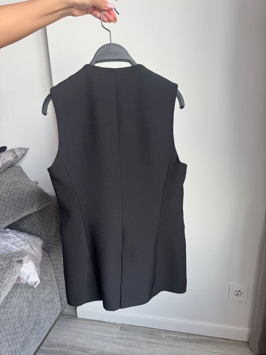 Продам черный жилет