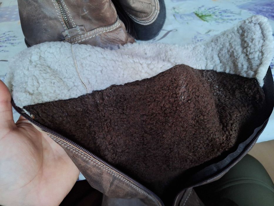 Качествени зимни богуши от агнешка кожа - размер 40