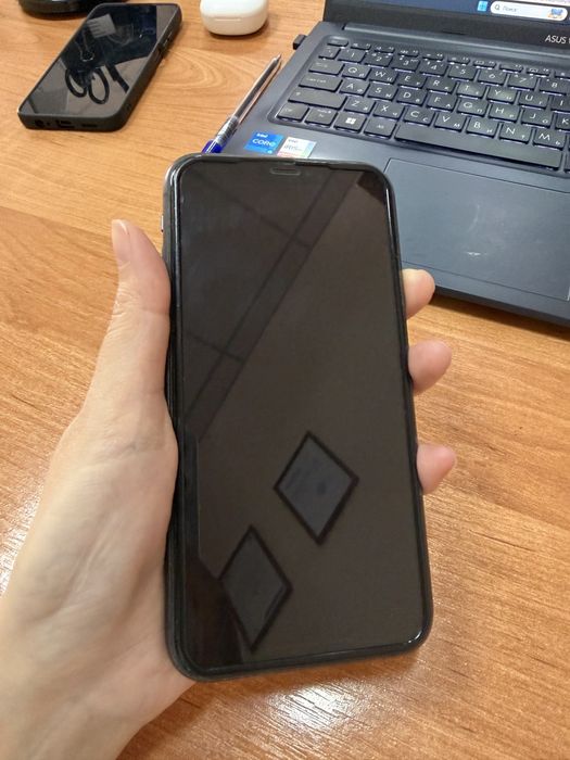 Продам IPhone 11