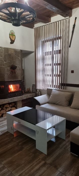 КЪЩА ЗА ГОСТИ "ВОЙВОДИТЕ" /Граничи със река и планина!!!