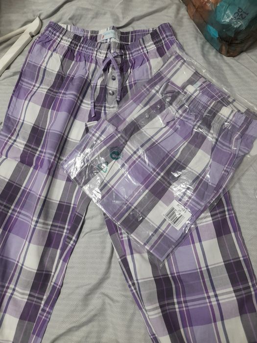 Pantaloni usori de vara