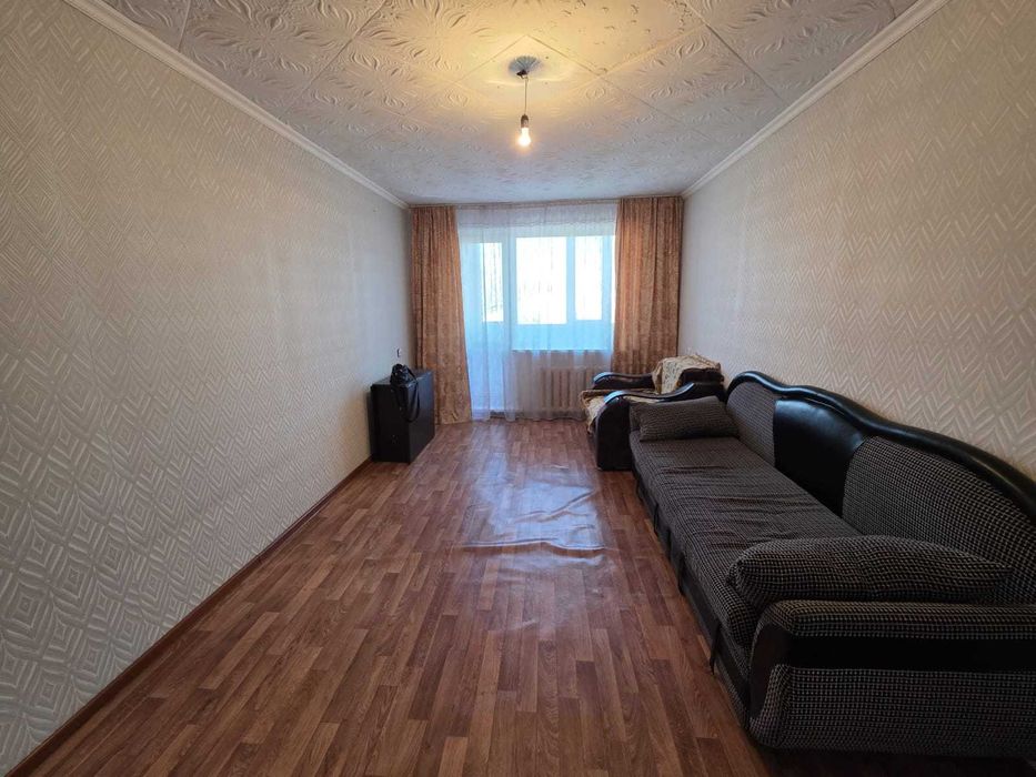 1 комнатная на 27 квартале 3 этаж