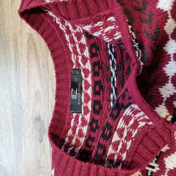 Pulover nou cu etichetă mărimea L 50% lână