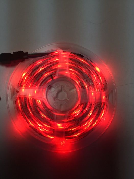 Rola leduri rgb multicolor 3 m sau 5 m cu alimentare si telecomanda