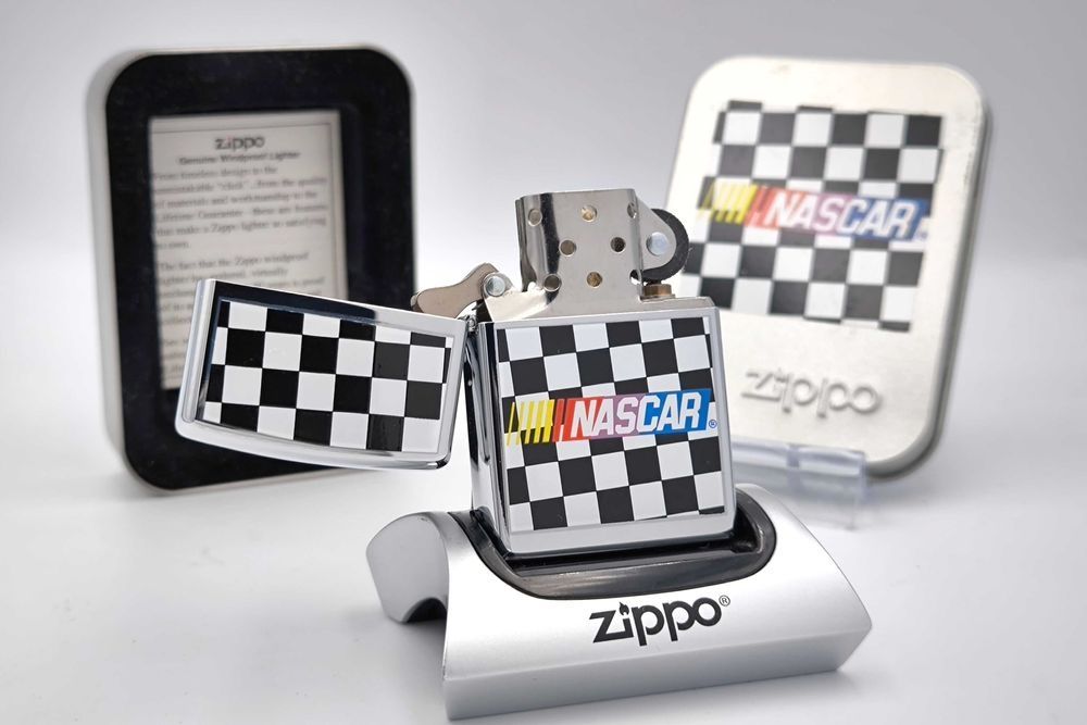 Bricheta Zippo Nascar 1999 nefolosita - colectionabila.