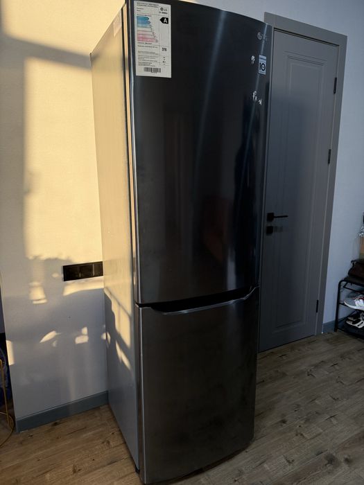 Холодильник продается