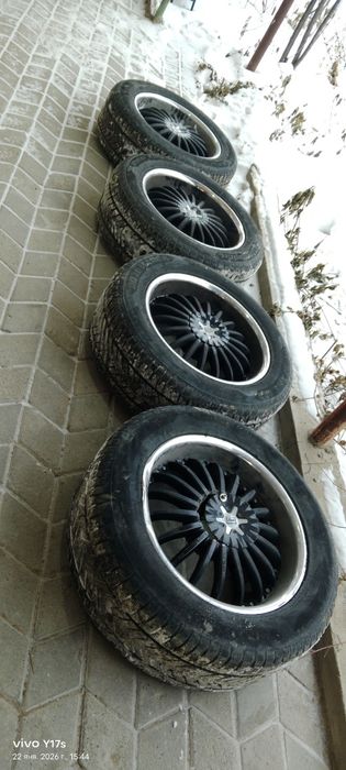 Продам комплект колес