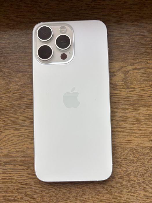 iPhone 15 Pro Max 256 GB — Natural Titanium