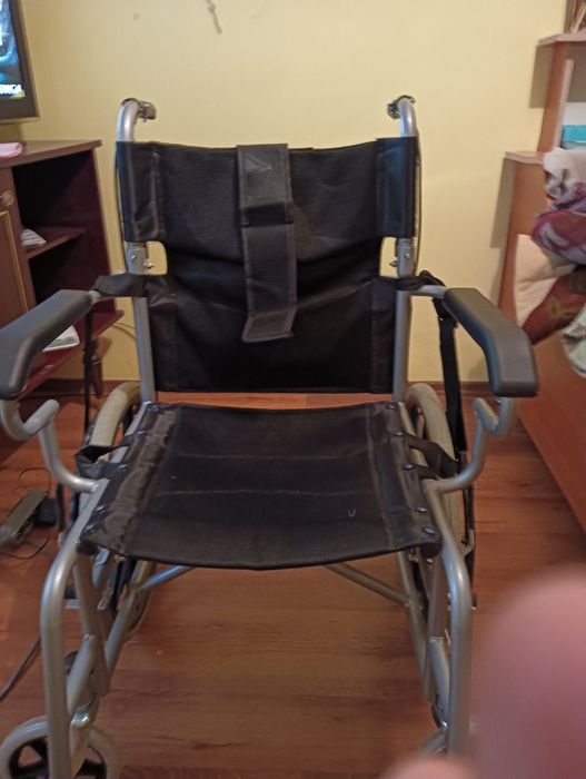 Scaun cu rotile , preț negociabil