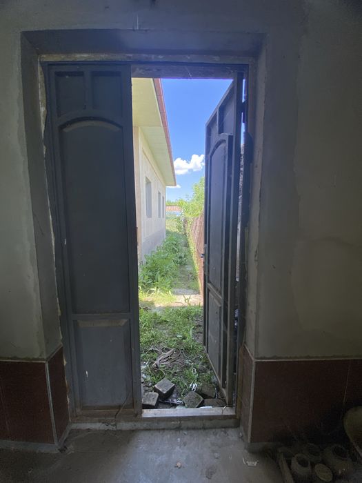 Hovli Uy sotiladi house for sale Участка 1 сотик 16500 Узгариш