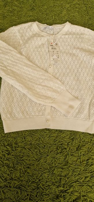 Бяла нежна жилетка RESERVED