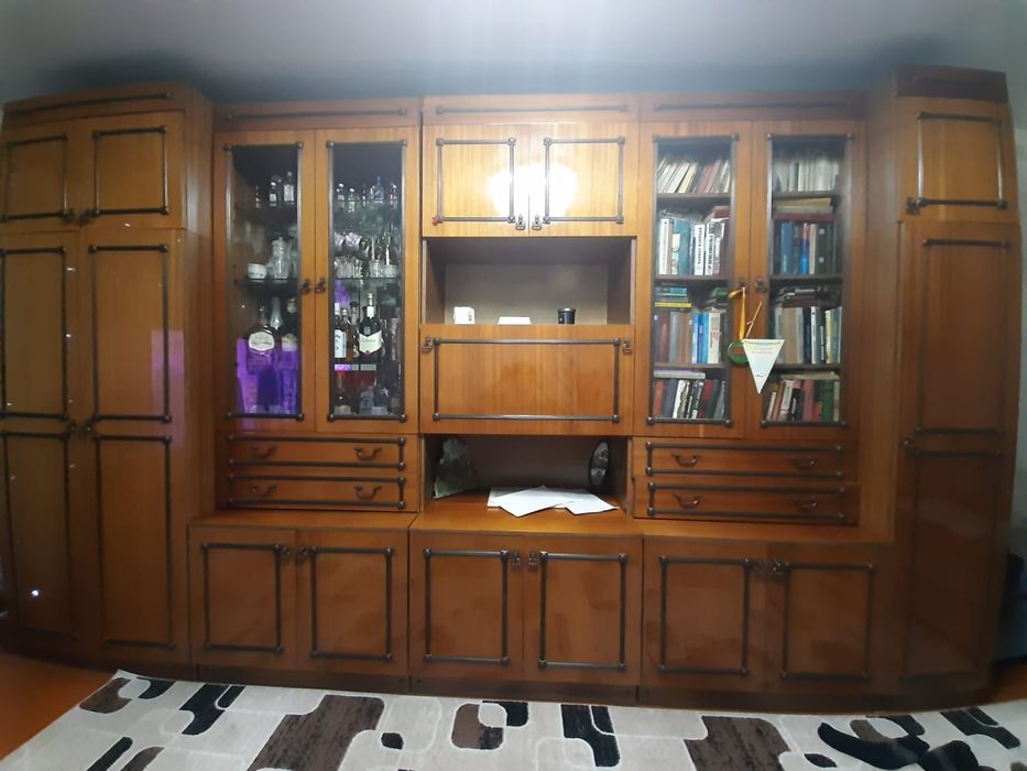 Продам стенку в нормальном состочнии