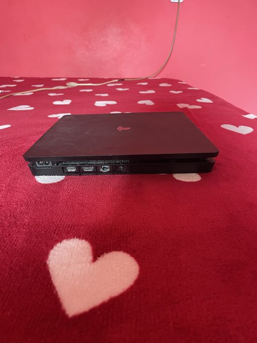 Vand ps4 in stare foarte buna
