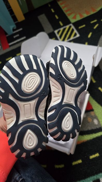 Нови сандали 20 номер