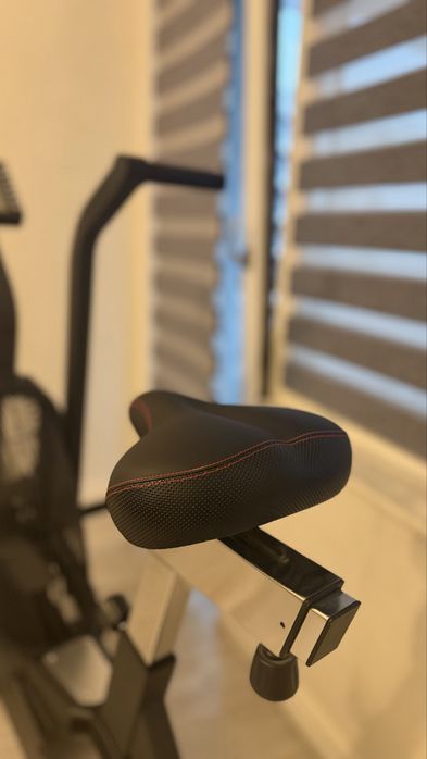 Bicicletă Rogue Echo Bike – Stare excepțională, ca nouă