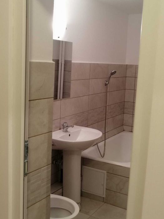 Proprietar, ofer spre inchiriere garsoniera , zona Piata Muncii