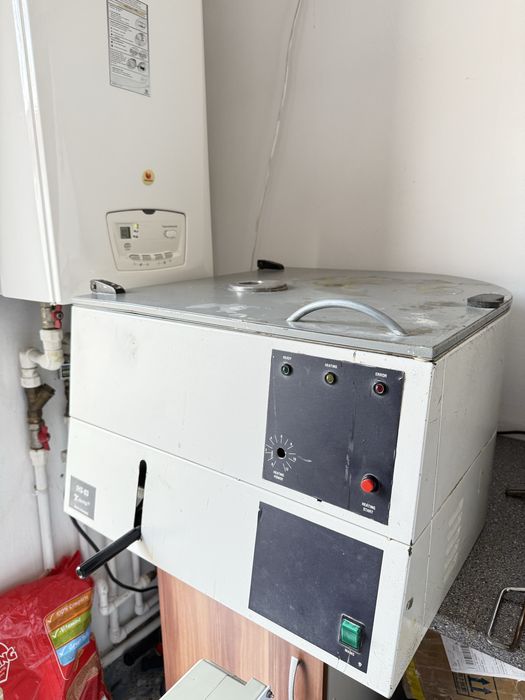 Vand castomat si cuptor calcinare de tehnica dentara.