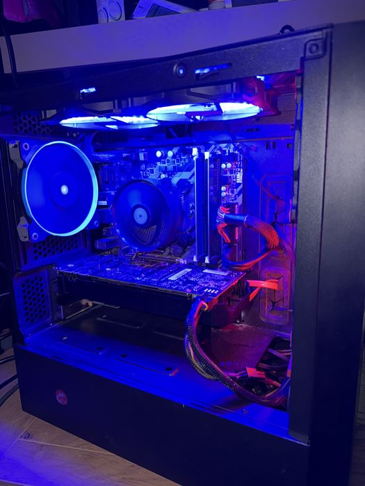 Pc gaming i7 7700 ram 16 gb , gtx 1070 8 g 256 biti ssd 256