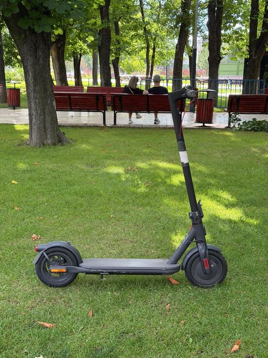 Trotinetă Xiaomi Pro Ultra cu SEMNALIZĂRI