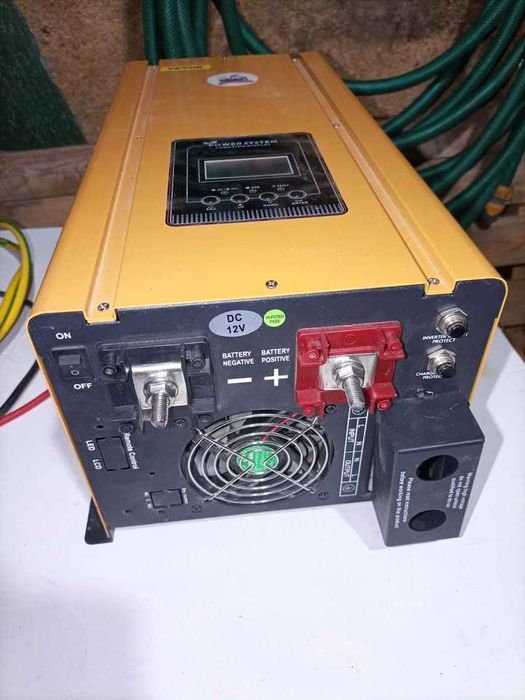 Kit fotovoltaic(Baterie,invertor,regulator incarcare)
