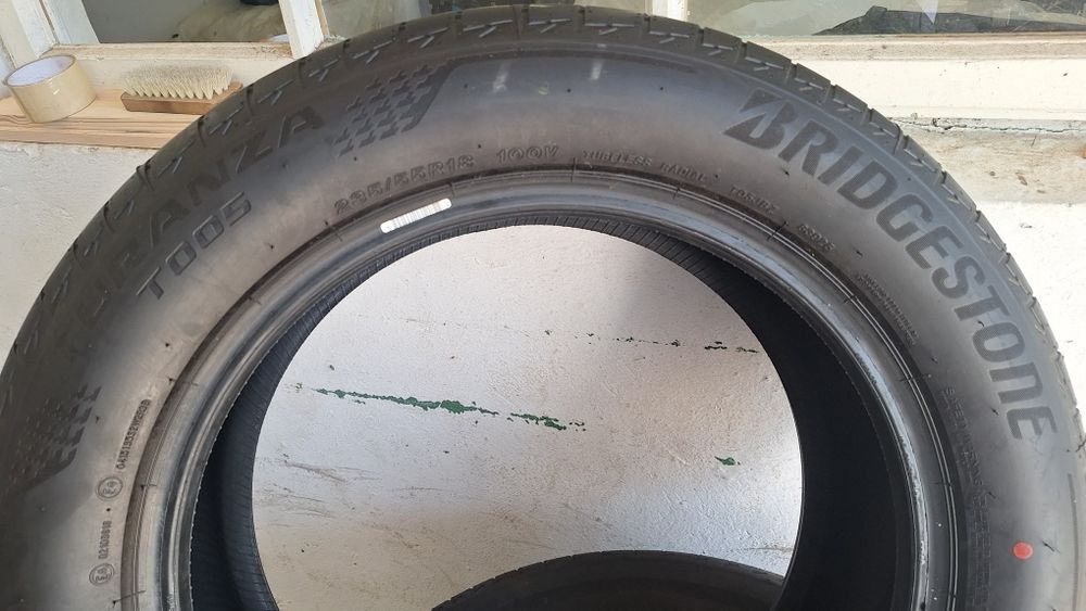 Anvelope vara 235.55 R18  Bridgestone
