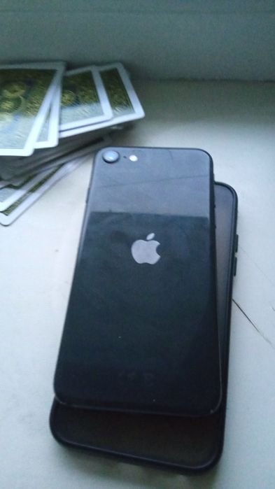 iPhone se 2020 черный