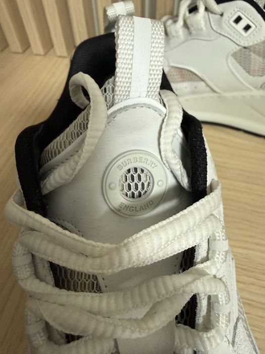 Burberry Sneakers - Unisex