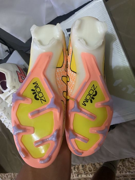 Футбольные бутсы Nike Air Zoom