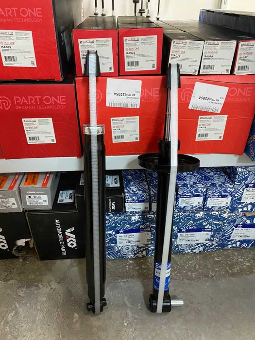 Амортизатор стойка рассрочка Ауди А4 А6 Пассат Б5 Гольф 4