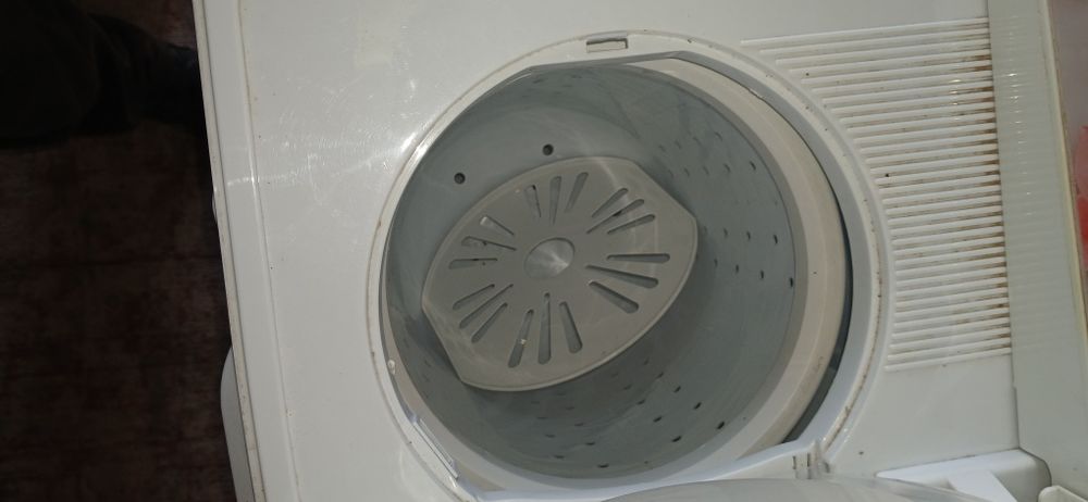 Kir yuvish mashinasi sotiladi