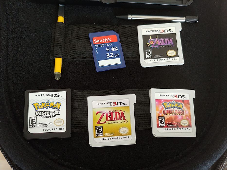 Nintendo 3DS + 4 jocuri Zelda Pokemon  PSP