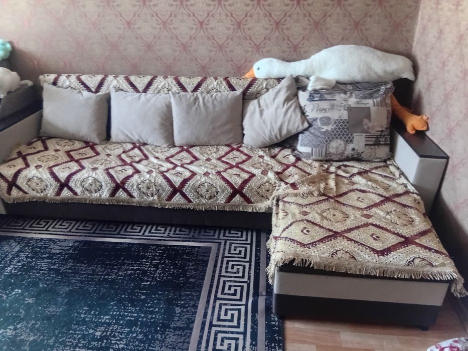 Продаю двуспальный диван